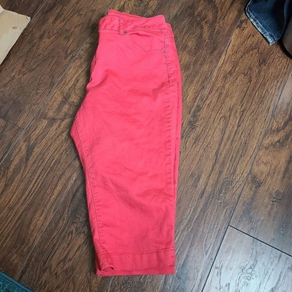 Artisan NY Capris  - Picture 8 of 8